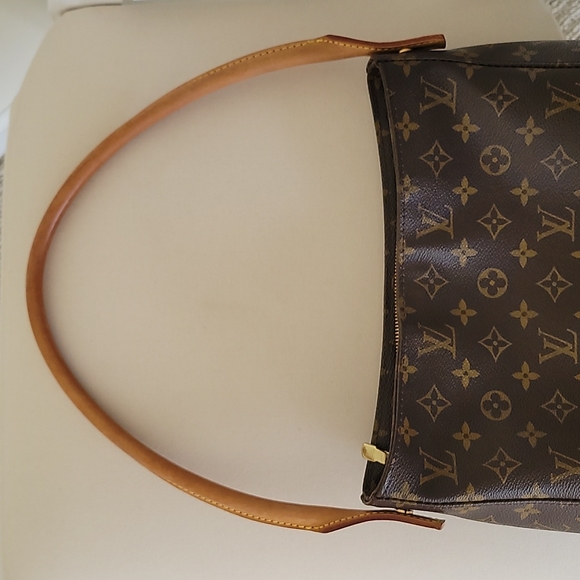 Louis Vuitton Monogram Looping GM - Picture 6 of 16